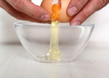 Do egg whites help in burns?